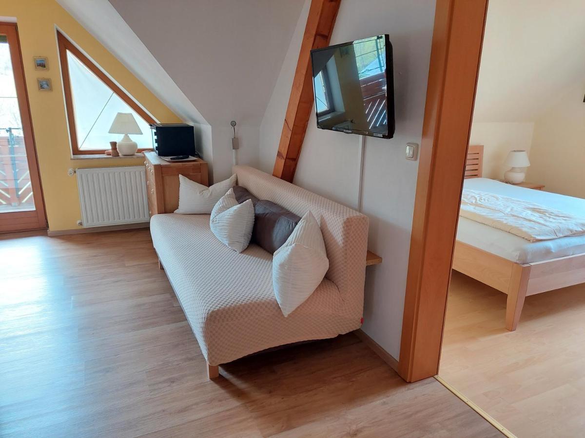 Anna'S Home - Ferienwohnungen Рач-ан-дер-Вайнштрассе Экстерьер фото