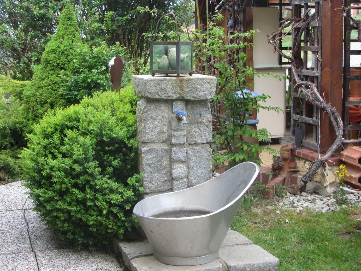 Anna'S Home - Ferienwohnungen Рач-ан-дер-Вайнштрассе Экстерьер фото
